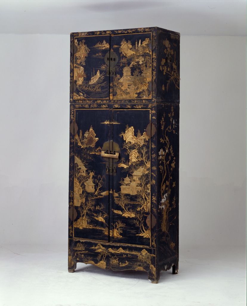 图片[1]-Top box cabinet with black paint and gold landscape-China Archive